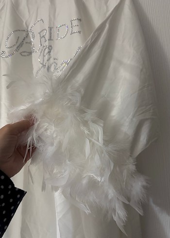 Beyaz Uzun Kadın Sabahlık Tüy Detaylı - Görsel 3