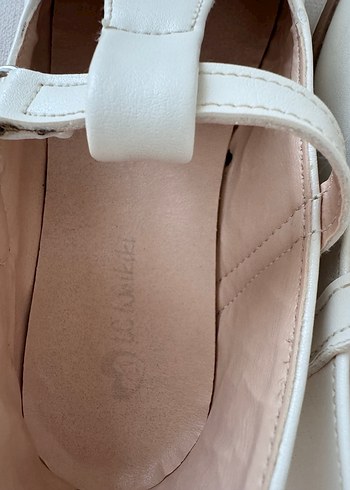 Kız Çocuk Beyaz Tokalı Babet Ayakkabı - Görsel 3