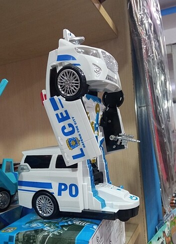 Robota dönüşen polis oto 