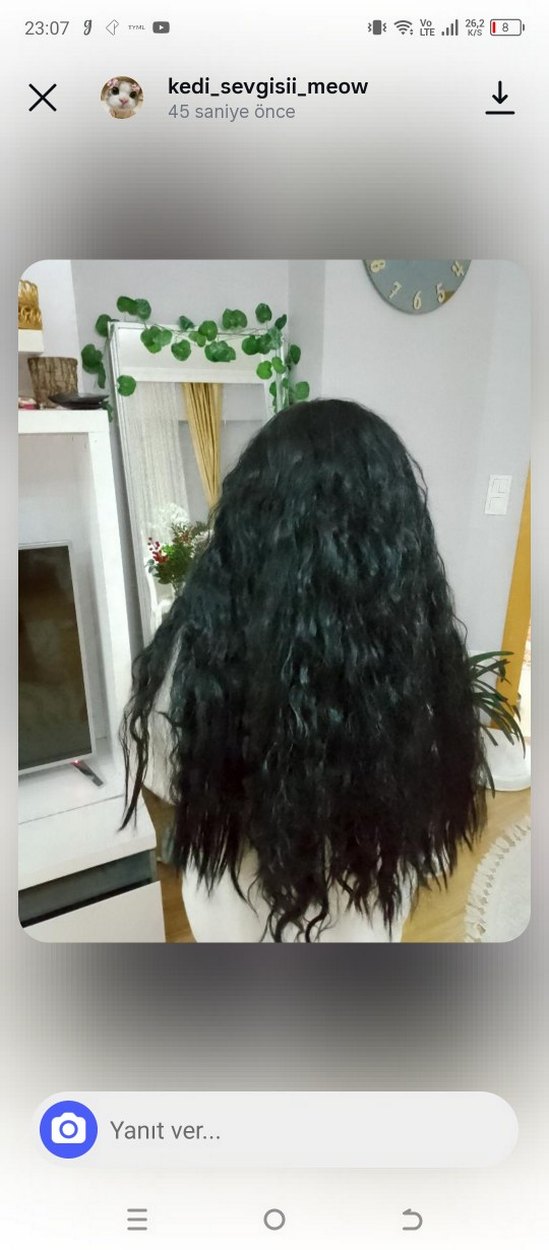 Siyah deri görünümlü peruk - Görsel 4