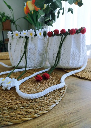 Çiçek Desenli Beyaz canta - Görsel 2