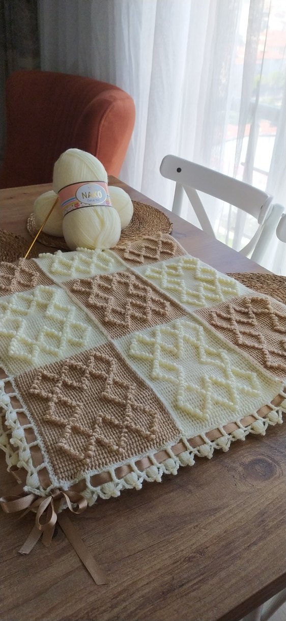 Beyaz Örgü Çocuk Battaniyesi - Görsel 3