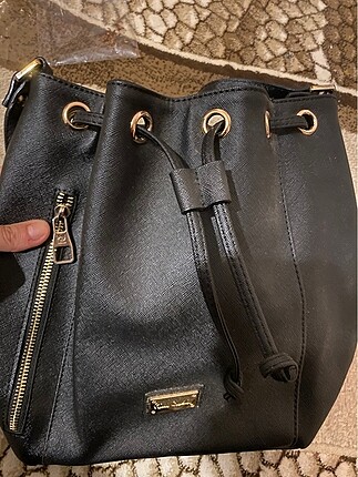  Beden siyah Renk Pierre Cardin askılı çanta