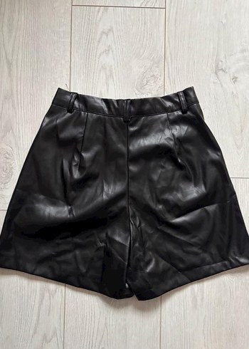 Düğmeli Siyah Deri Mini Şort - Görsel 2