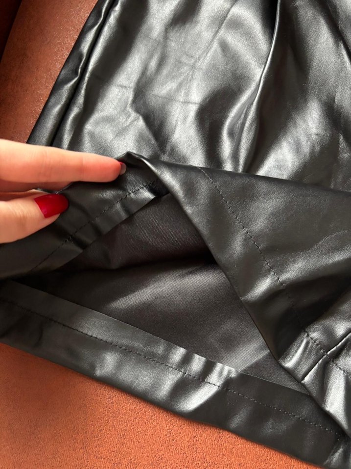 Siyah Deri Mini Şort - Görsel 5