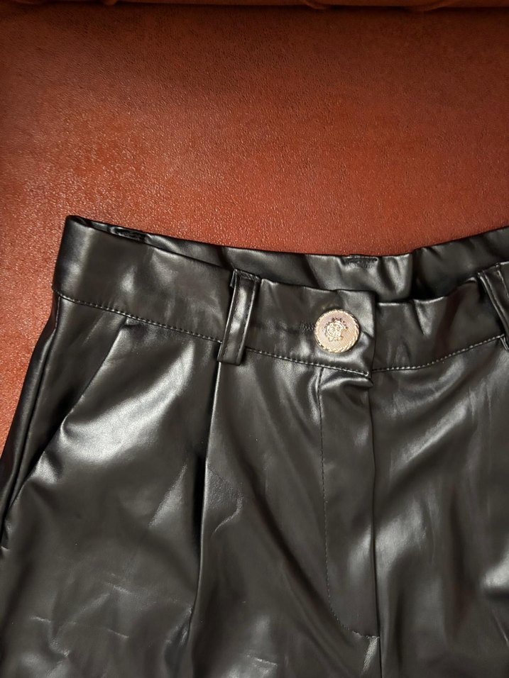 Siyah Deri Mini Şort - Görsel 2