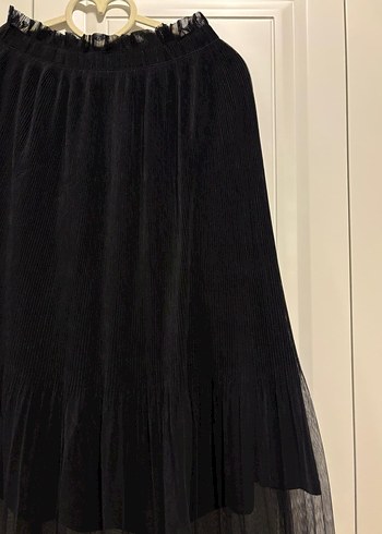 Siyah Uzun Volanlı Gotik Etek - Görsel 3