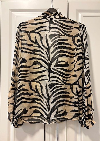 Zebra Desenli Camel Renkli Kadın Bluz - Görsel 3