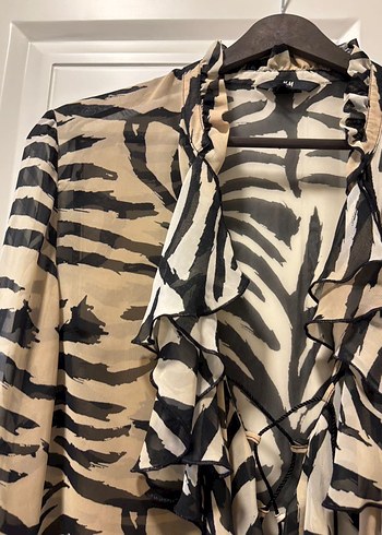 Zebra Desenli Camel Renkli Kadın Bluz - Görsel 5