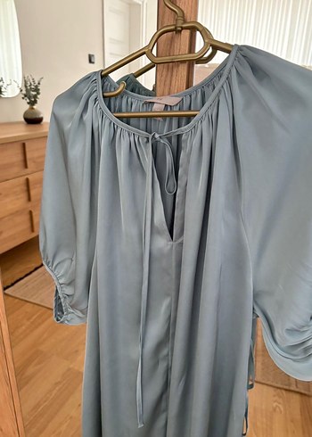 Mavi Kuşaklı V Yaka Midi Elbise - Görsel 2