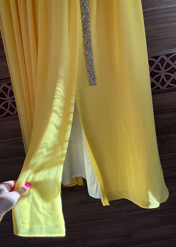 Sarı Nakışlı Kemerli Uzun Abiye Elbise - Görsel 3