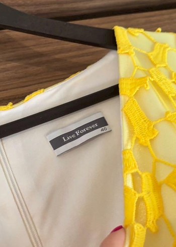 Sarı Nakışlı Kemerli Uzun Abiye Elbise - Görsel 6