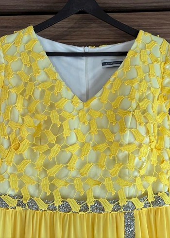 Sarı Nakışlı Kemerli Uzun Abiye Elbise - Görsel 2