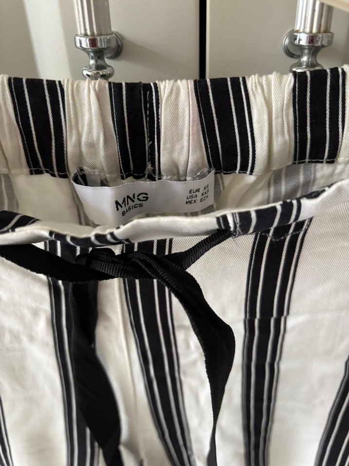 Beyaz Gri Çizgili Pilili Rahat Kadın Pantolon - Görsel 4