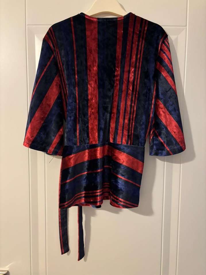 Bordo Kadın Kuşaklı V Yaka Bluz - Görsel 3