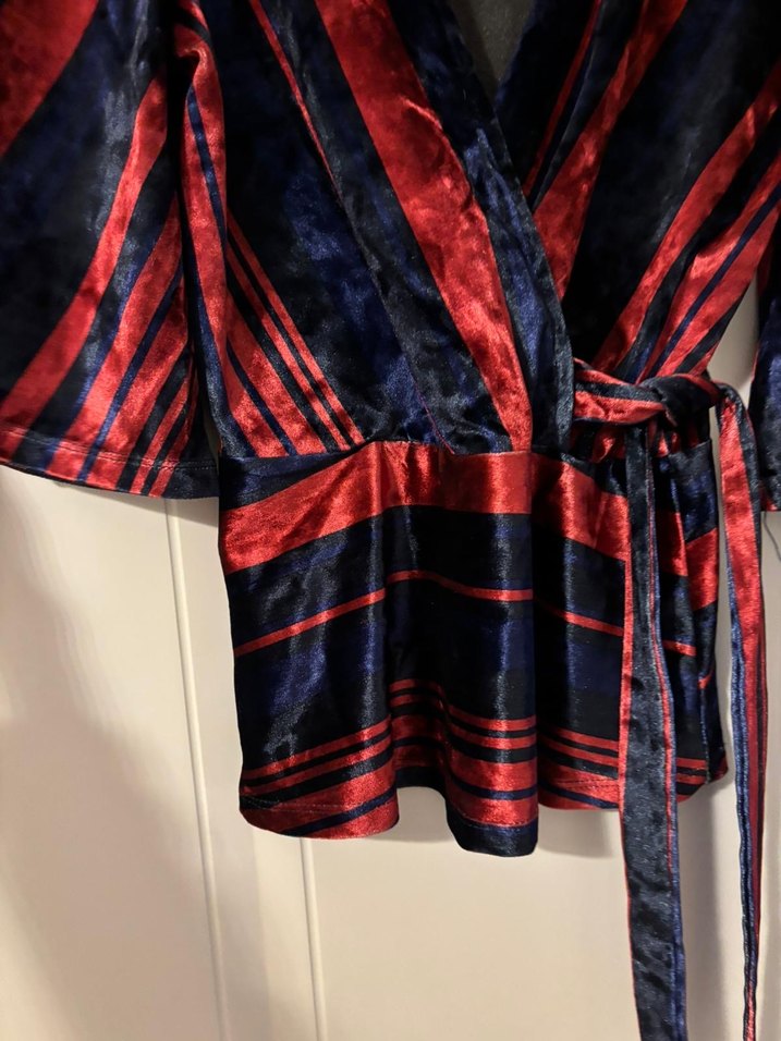 Bordo Kadın Kuşaklı V Yaka Bluz - Görsel 2