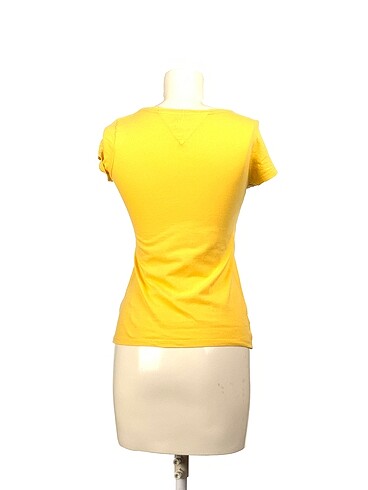 s Beden Tommy Hilfiger T-shirt %70 İndirimli.
