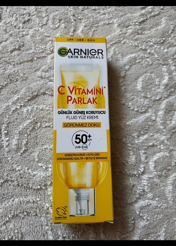 Beden Garnier C Vitamini Parlak BB Krem SPF 50+