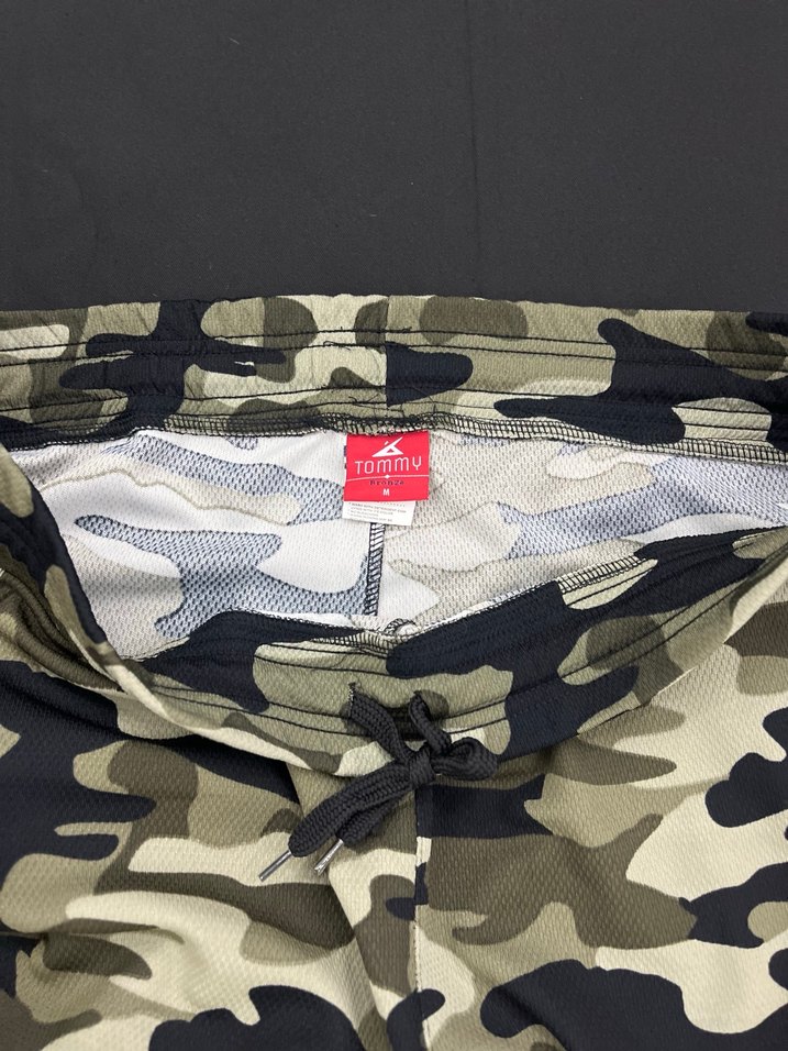Tommy Kamuflaj Desenli Ünisex Şort - Görsel 2