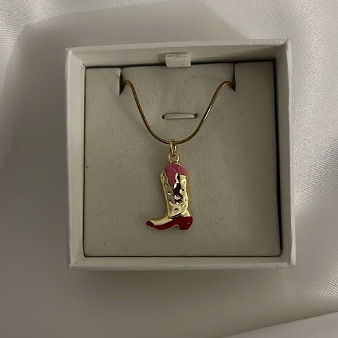 Çelik Pembe Kırmızı Kovboy Çizmesi Gold Kolye