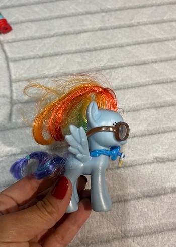 Beden Çok Renkli Kanatlı Pony Figürü