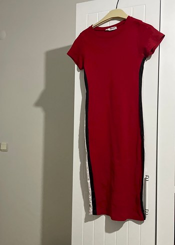 Kırmızı Uzun Spor Elbise