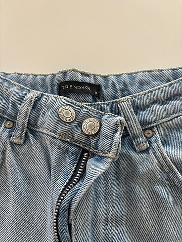 Trendyol & Milla Yırtık Jean
