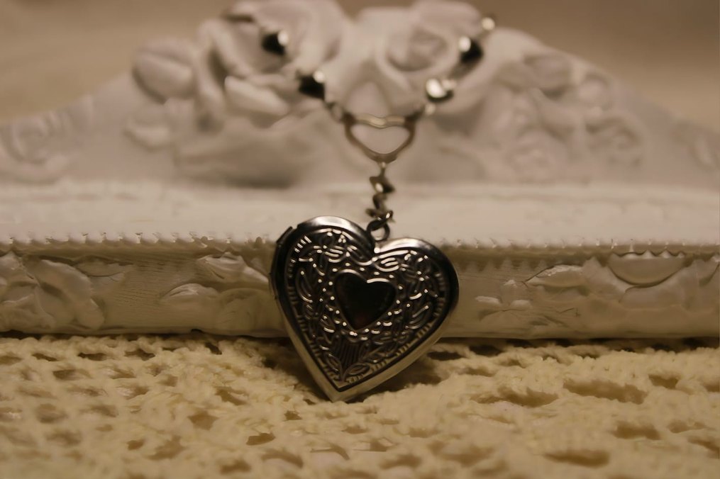 Vintage Zincir Detaylı Beyaz Midi Kolye - Görsel 2