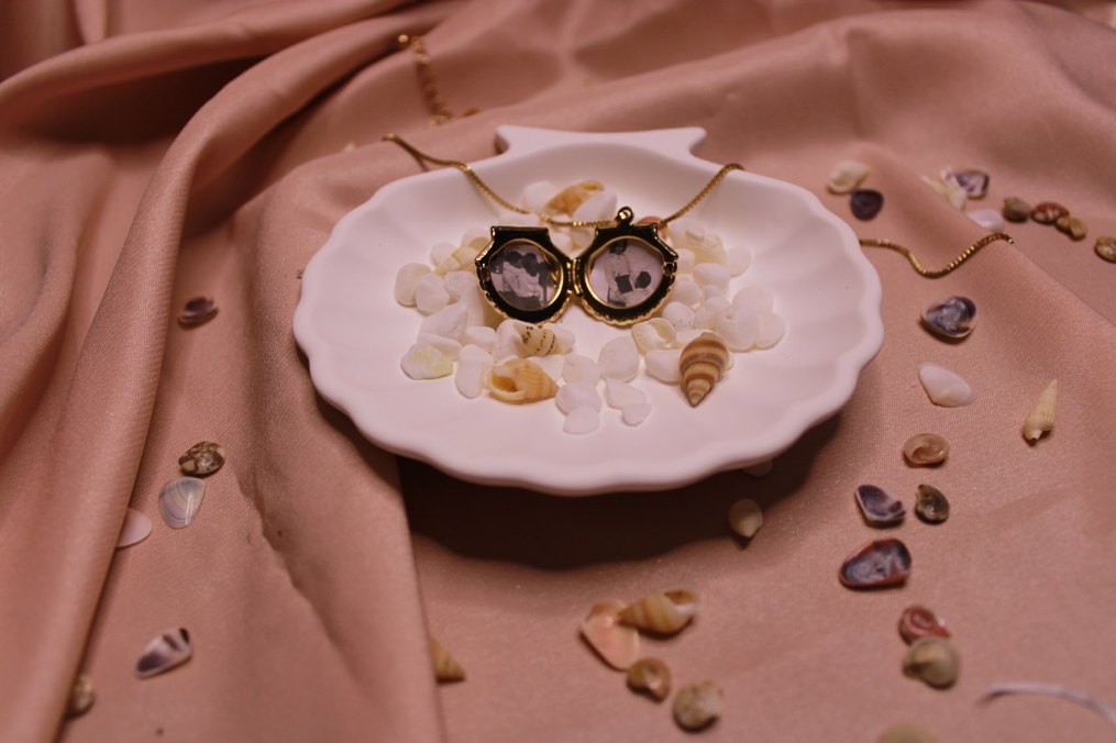 Altın Renk Kabuk Figürlü Mini Kolye - Görsel 3