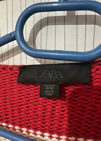 Zara Kırmızı Çizgili Örgü Kadın Süveter