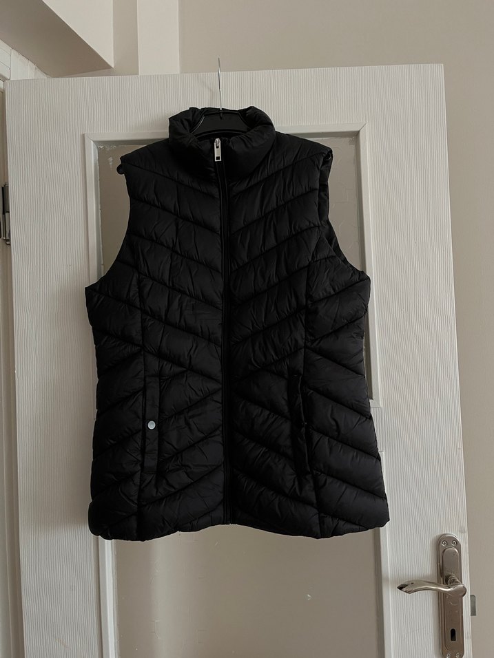 Siyah Fermuarlı Kadın Yelek - Görsel 2