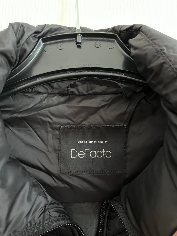 Siyah Fermuarlı Kadın Yelek - Görsel 5