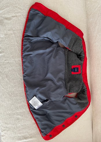 Erkek Çocuk Kırmızı Düğmeli Yelek - Görsel 6