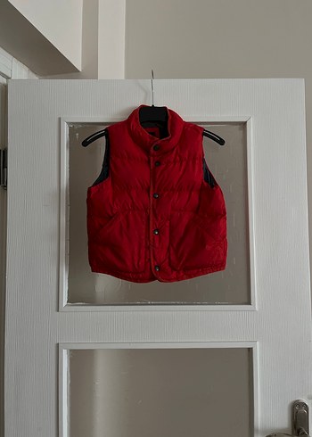 Erkek Çocuk Kırmızı Düğmeli Yelek - Görsel 2