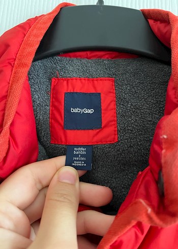 Erkek Çocuk Kırmızı Düğmeli Yelek - Görsel 3