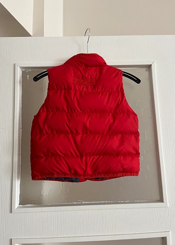 Erkek Çocuk Kırmızı Düğmeli Yelek - Görsel 4