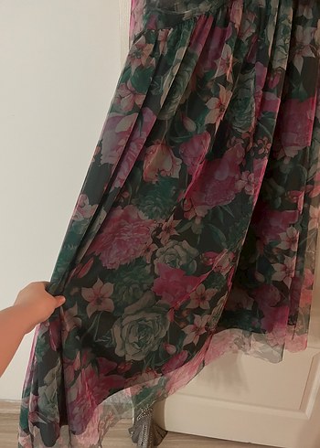 Tek omuz çiçekli elbise - Görsel 5