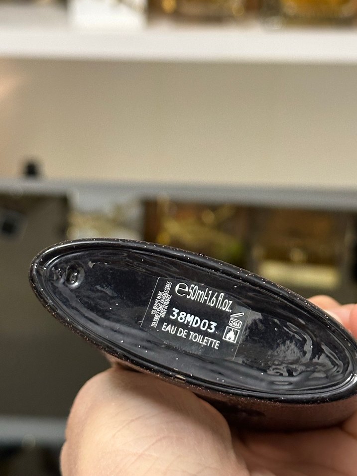 Yves Saint Laurent Black Opium edt Kadın Parfümü 50 ml - Görsel 2