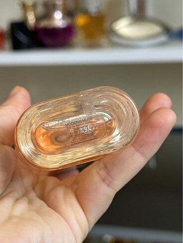 Beden Estee lauder modern muse 50 ml