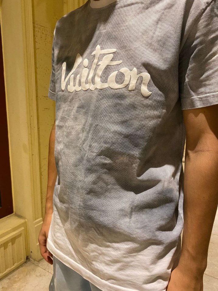 Louis Vuitton Gri Batik Desenli Kısa Kollu Tişört - Görsel 3