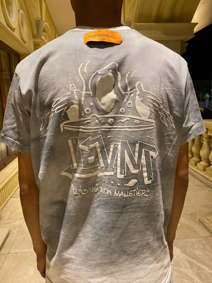 Louis Vuitton Gri Batik Desenli Kısa Kollu Tişört - Görsel 2