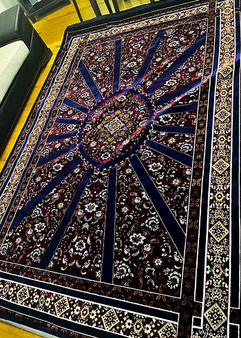 Koyu renkli çok desenli klasik halı - Görsel 6