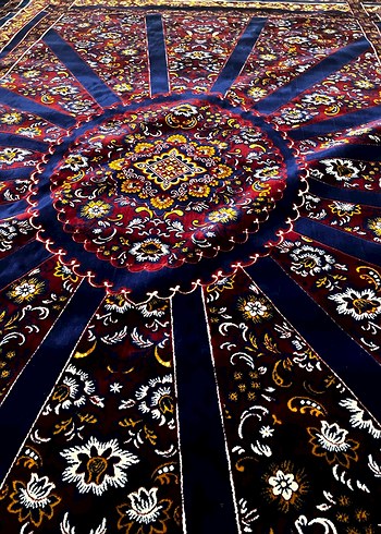 Koyu renkli çok desenli klasik halı - Görsel 5