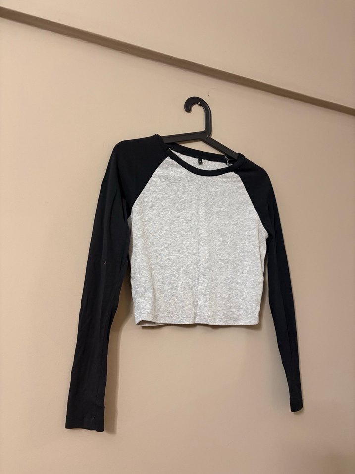 Uzun Kollu Gri Crop Top - Görsel 2