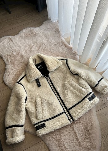 Zara Kadın Beyaz Kürklü Ceket