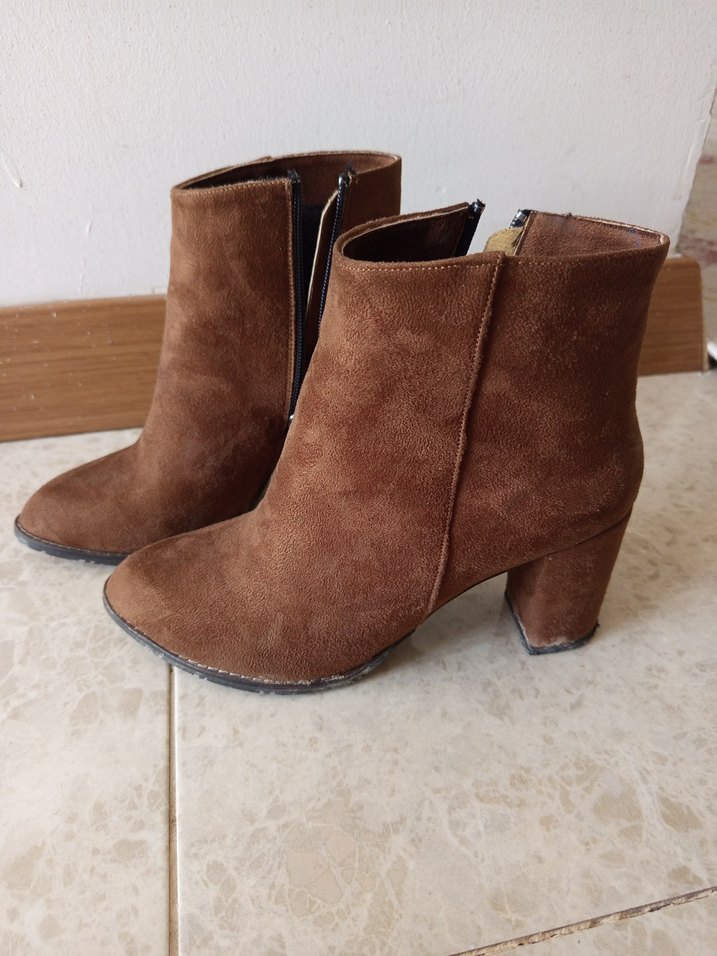 Kahverengi Süet Kadın Dolgu Topuklu Bot - Görsel 2