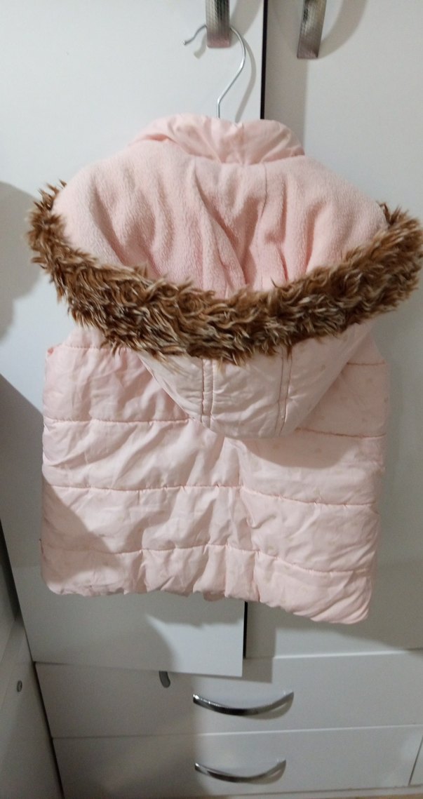 Kız Çocuk Pembe Kürklü Kapüşonlu Yelek - Görsel 5