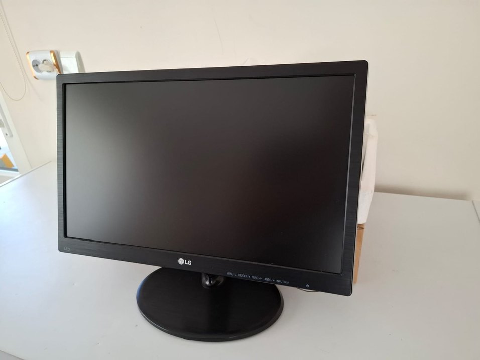 Siyah LG Monitör - Görsel 4