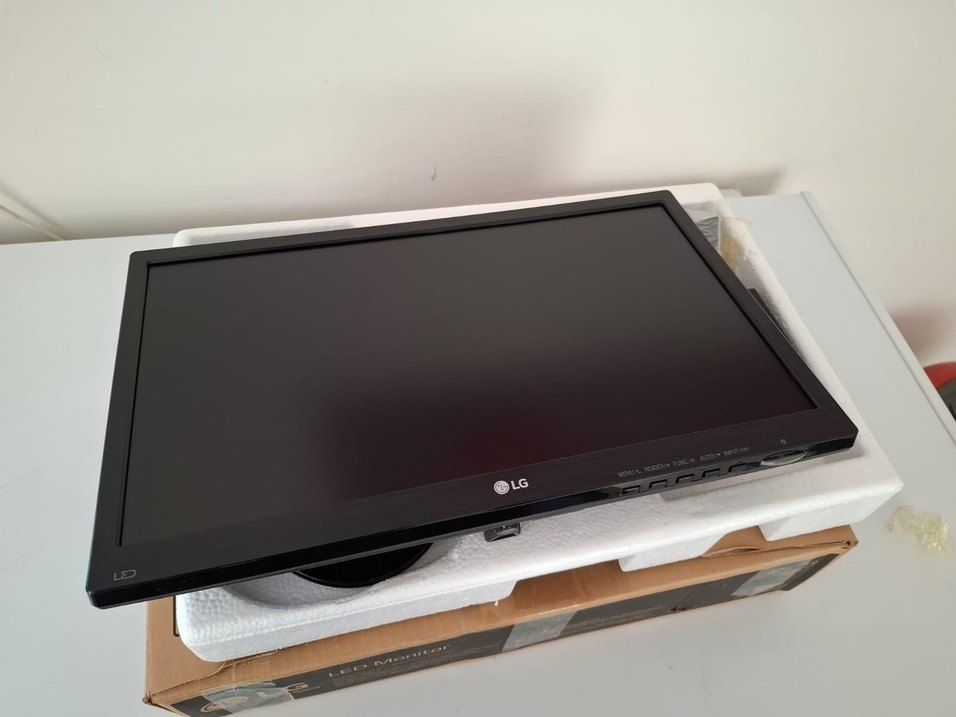 Siyah LG Monitör - Görsel 3