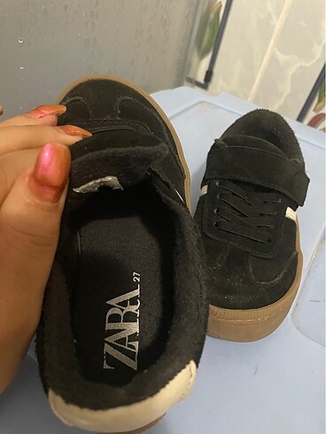 27 Beden siyah Renk Zara spor ayakkabı